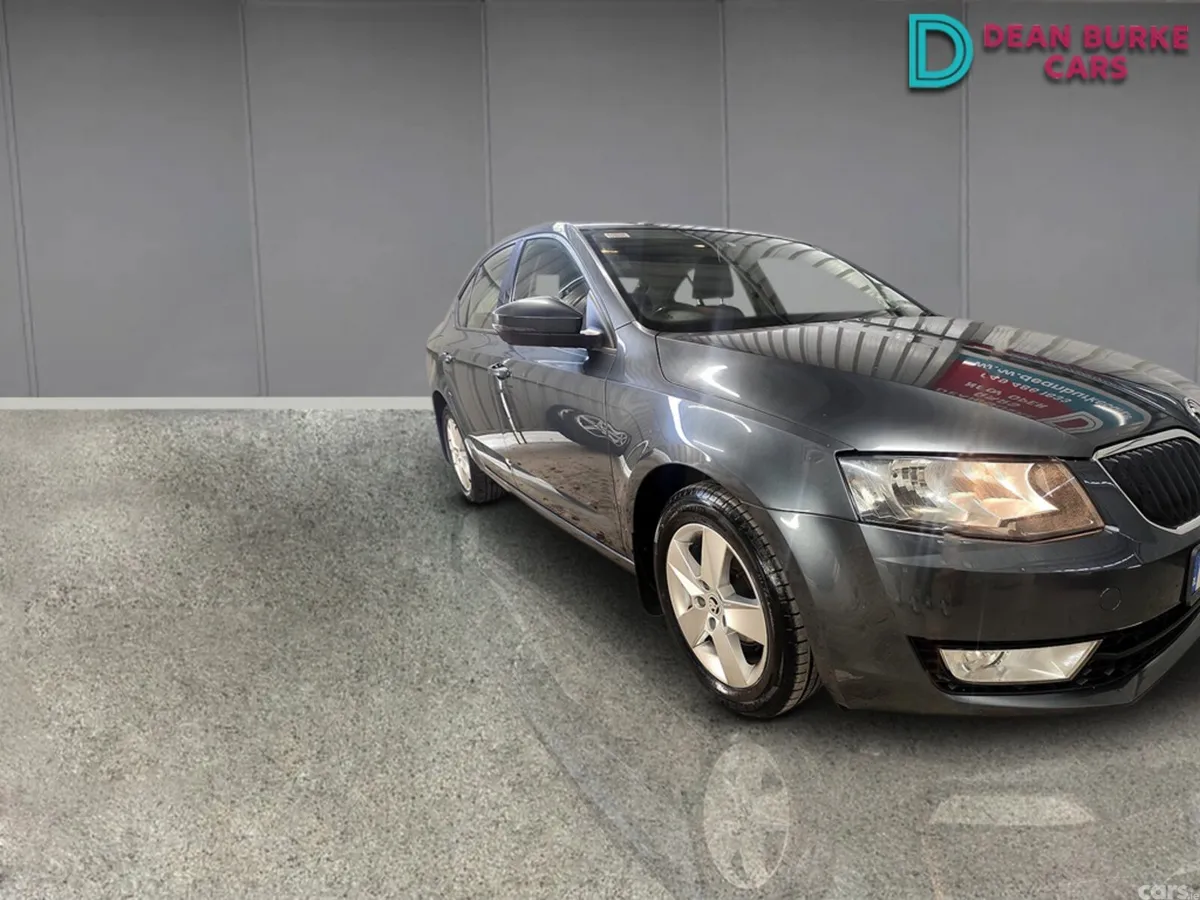 Skoda Octavia Saloon, Diesel, 2016, Grey