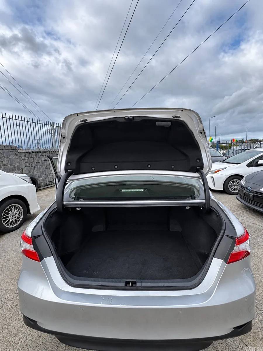 Toyota Camry Saloon, Petrol Hybrid, 2020, Silver