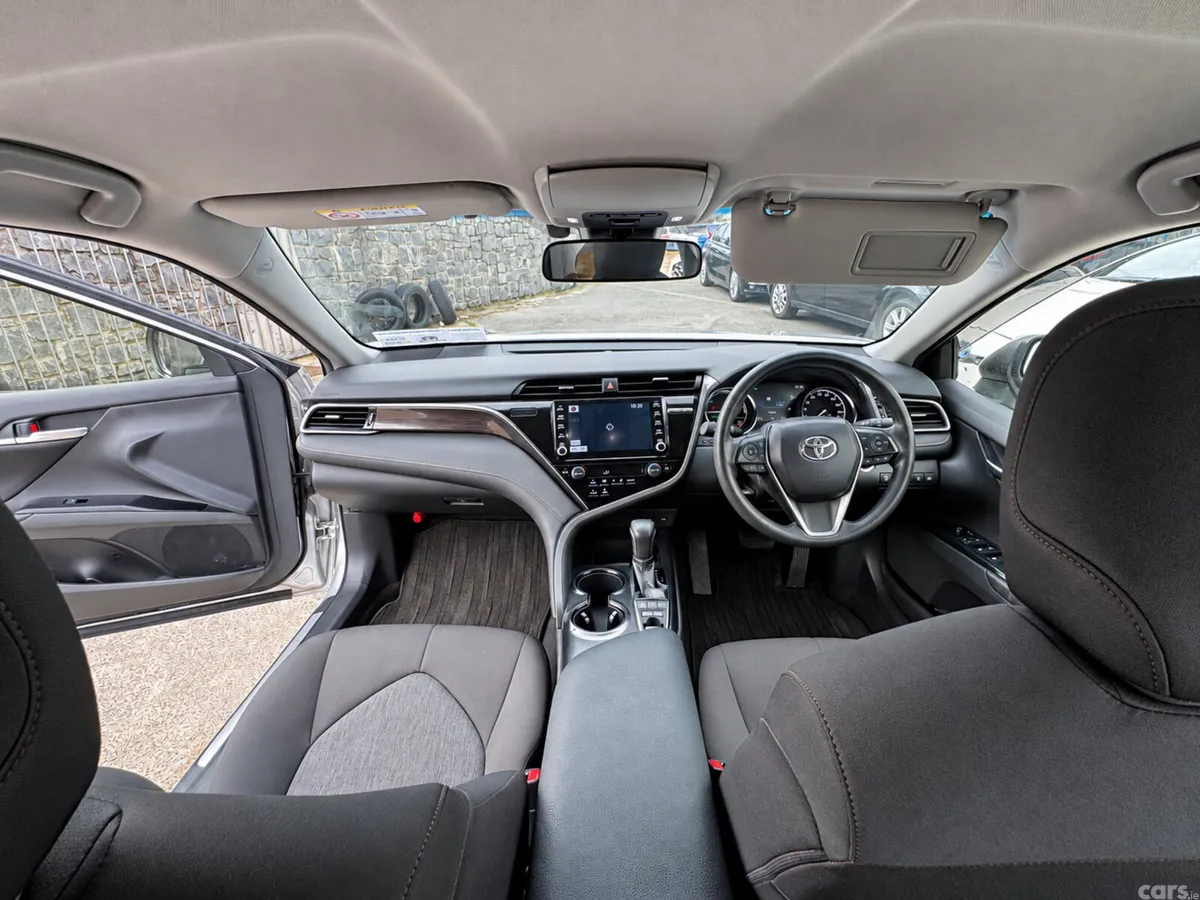 Toyota Camry Saloon, Petrol Hybrid, 2020, Silver
