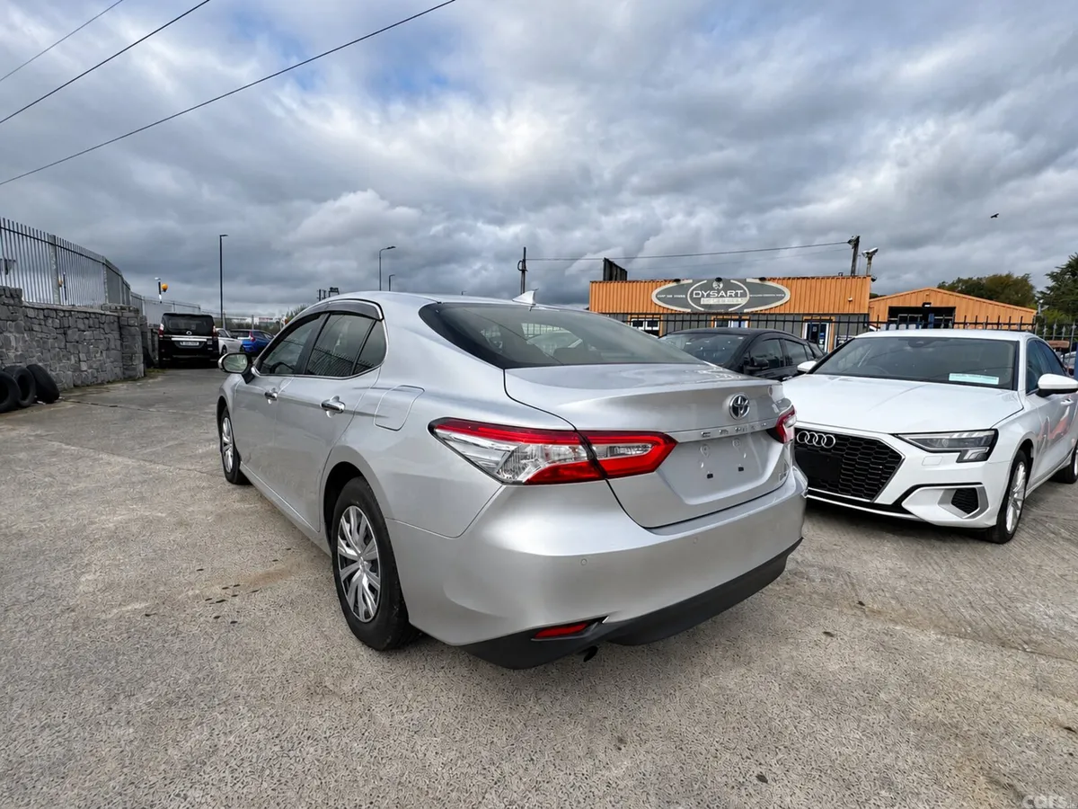 Toyota Camry Saloon, Petrol Hybrid, 2020, Silver