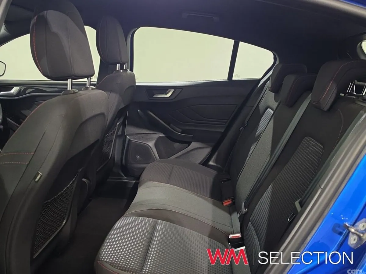Ford Focus Hatchback, Petrol, 2020, Blue