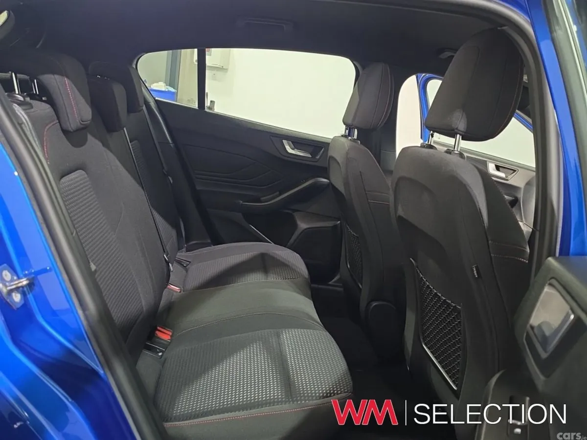 Ford Focus Hatchback, Petrol, 2020, Blue