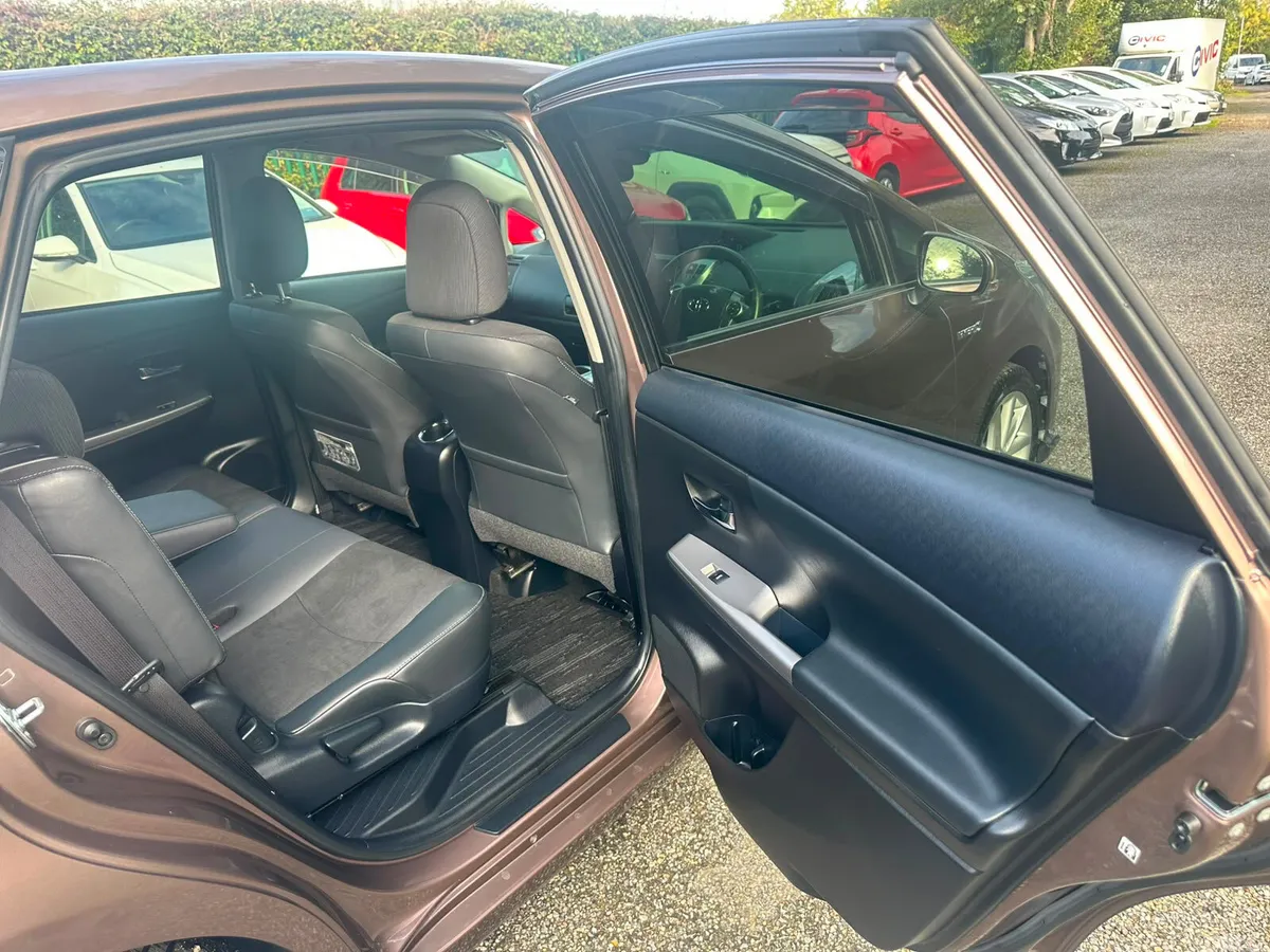 Toyota Prius Estate, Petrol Hybrid, 2019, Gold