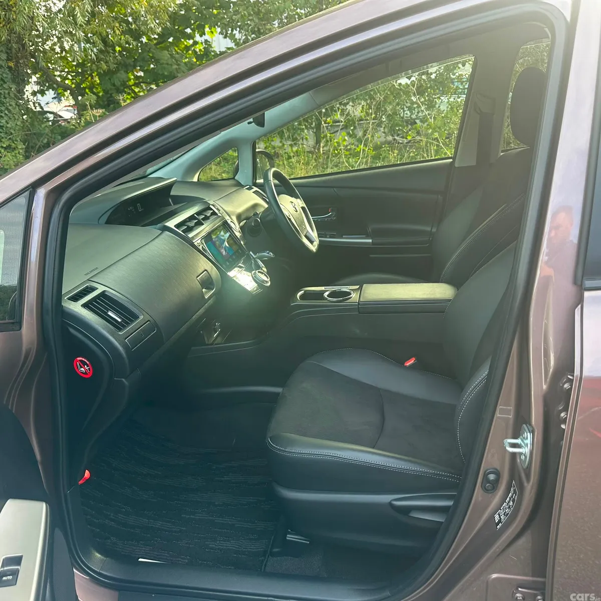 Toyota Prius Estate, Petrol Hybrid, 2019, Gold