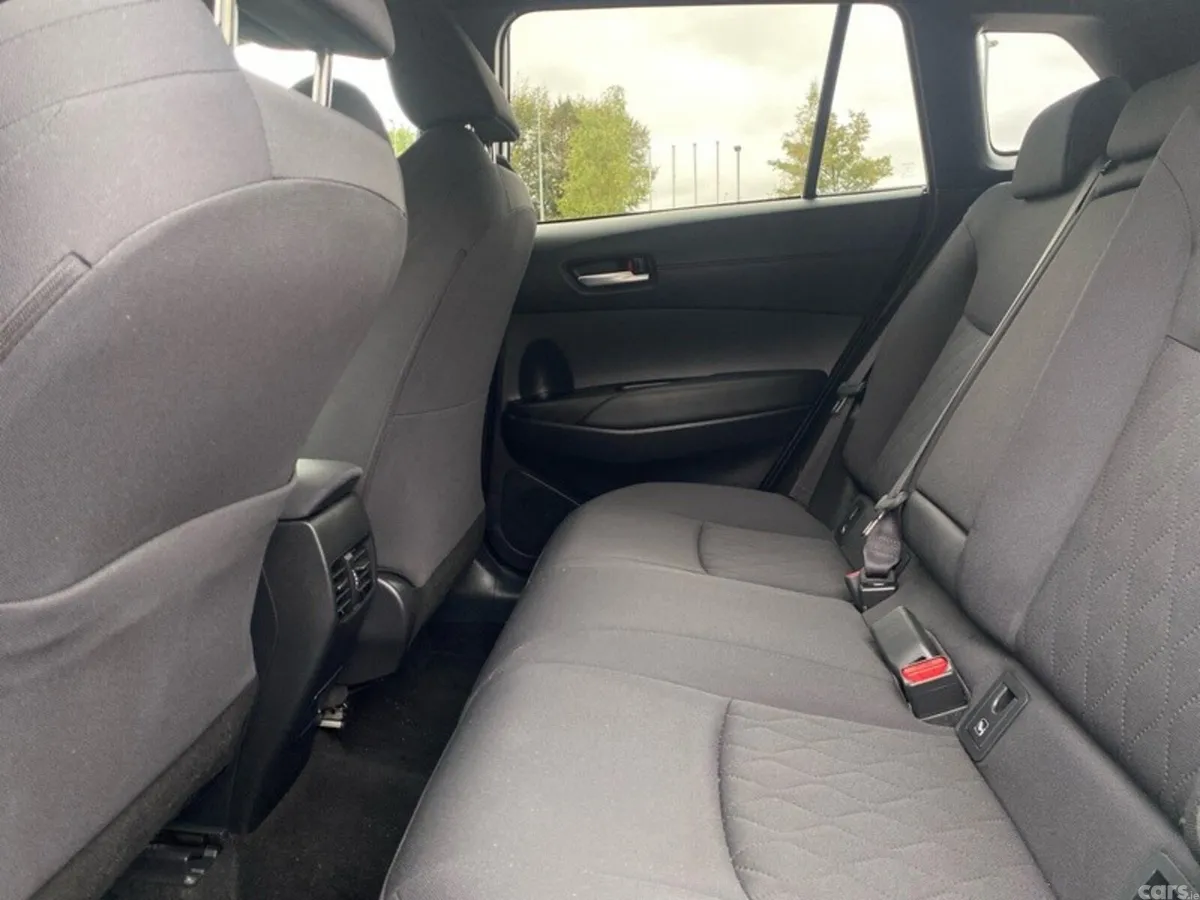 Toyota Corolla Cross Hatchback, Petrol Hybrid, 2023, White