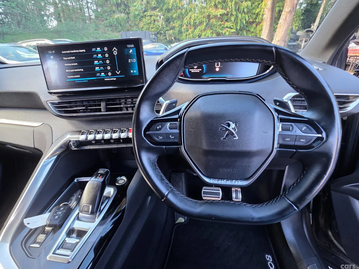 Peugeot 5008 MPV, Diesel, 2023, Grey