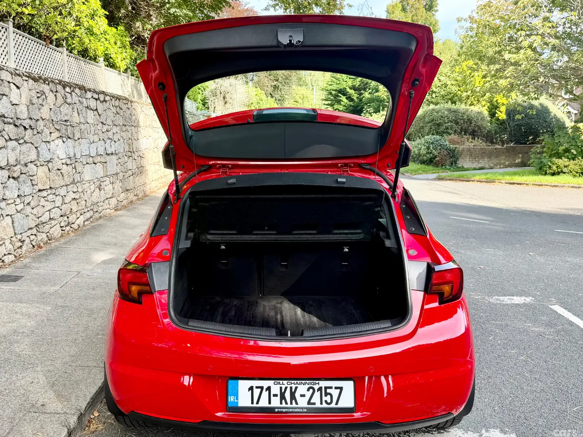 Opel Astra Hatchback, Diesel, 2017, Red