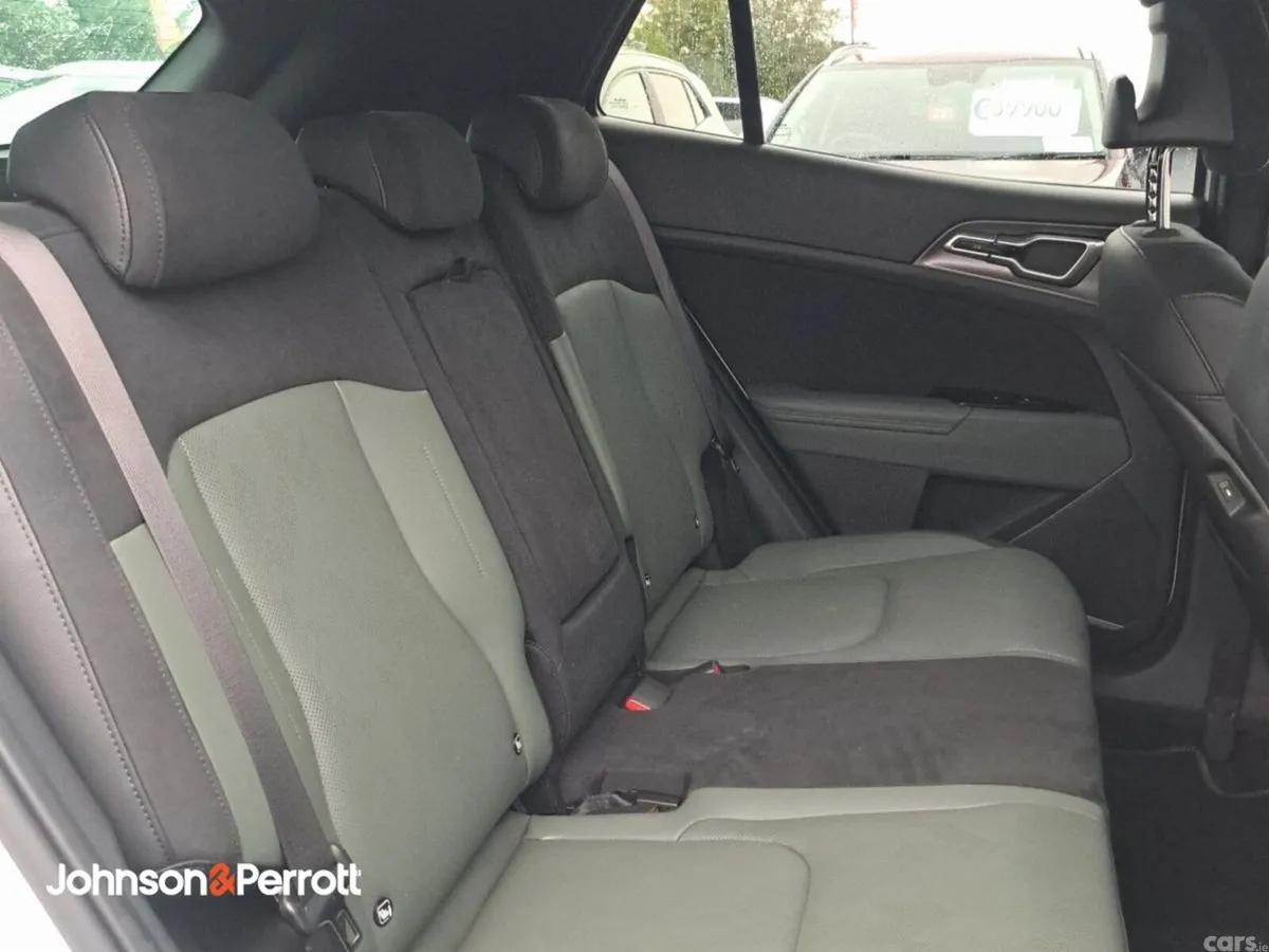 Kia Sportage SUV, Petrol Hybrid, 2026, White