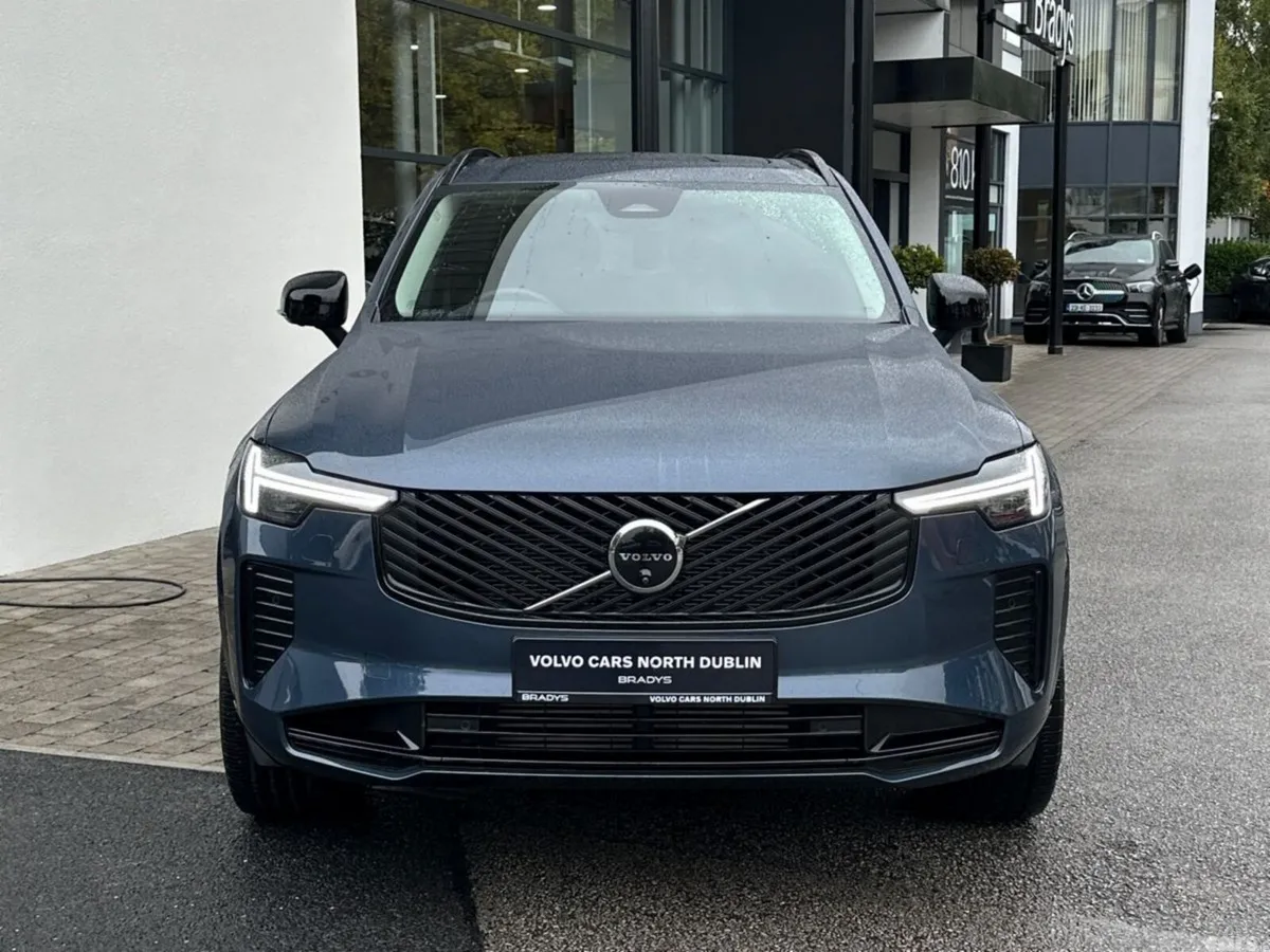 Volvo XC90 SUV, Petrol Plug-in Hybrid, 2025, Blue