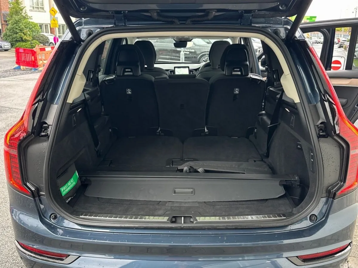 Volvo XC90 SUV, Petrol Plug-in Hybrid, 2025, Blue