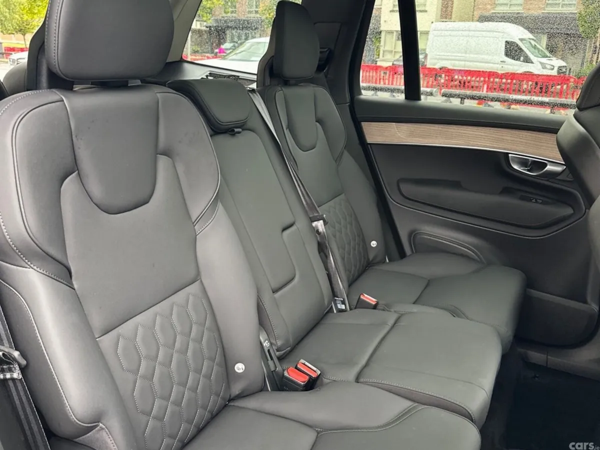 Volvo XC90 SUV, Petrol Plug-in Hybrid, 2025, Blue