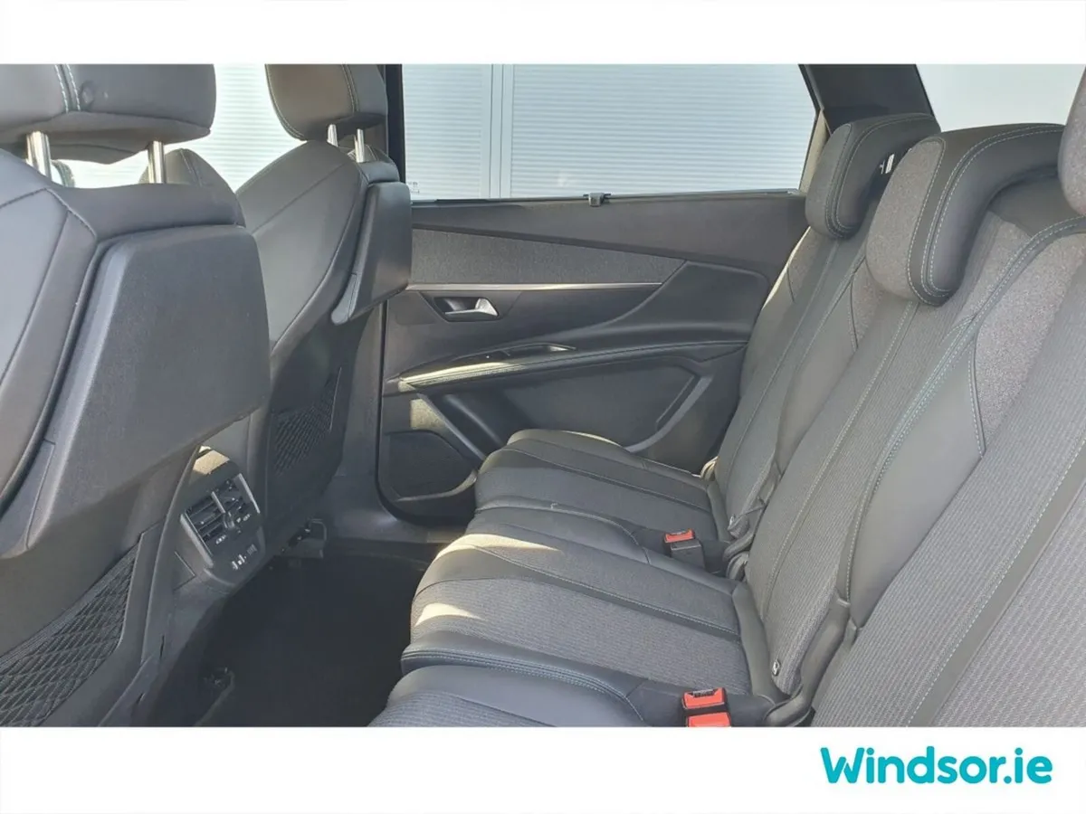 Peugeot 5008 MPV, Diesel, 2023, Black