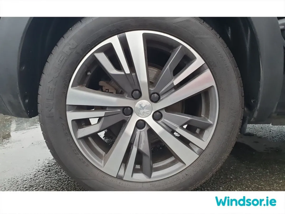 Peugeot 5008 MPV, Diesel, 2023, Black