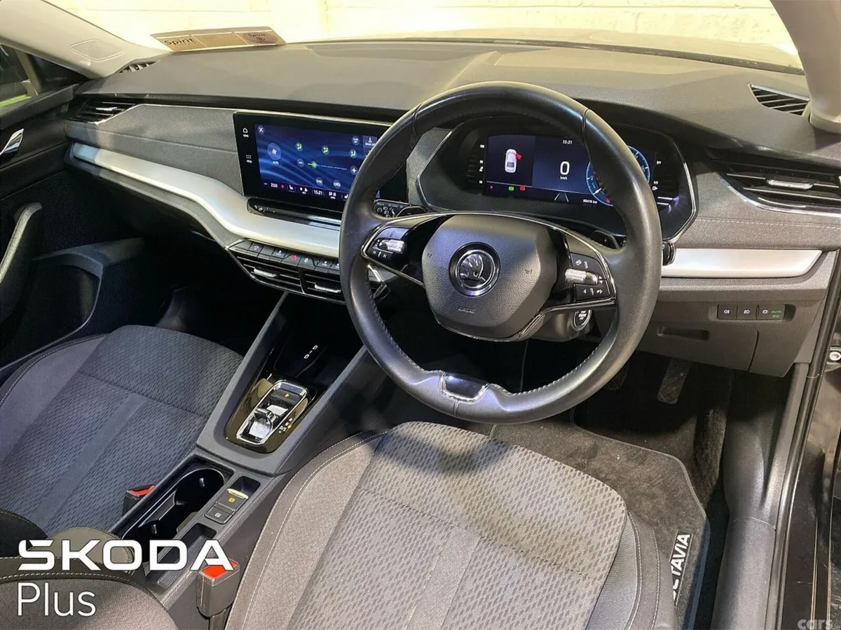 Skoda Octavia Saloon, Diesel, 2023, Black