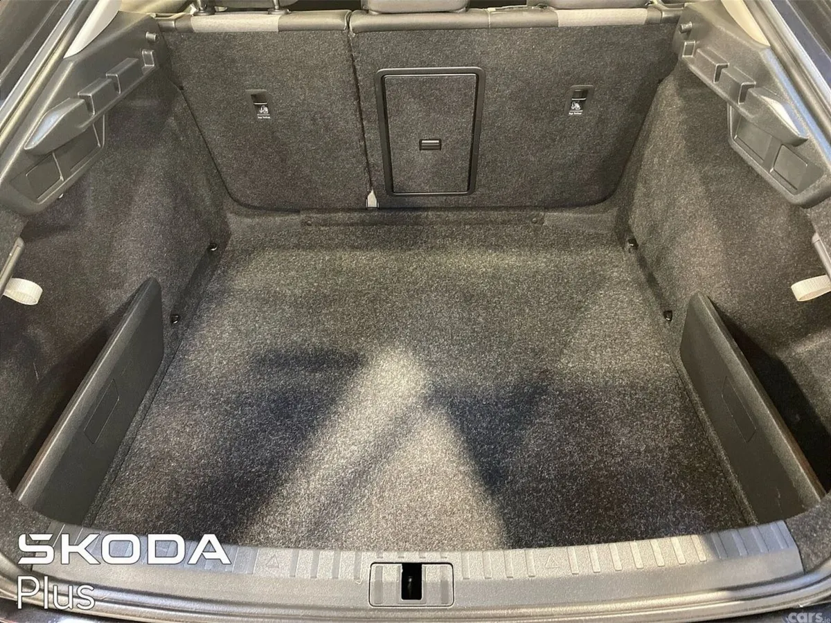 Skoda Octavia Saloon, Diesel, 2023, Black