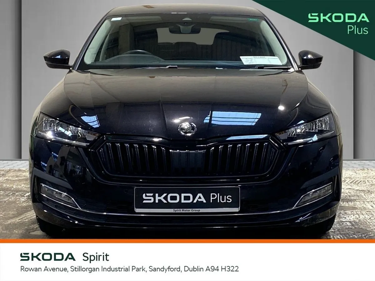 Skoda Octavia Saloon, Diesel, 2023, Black