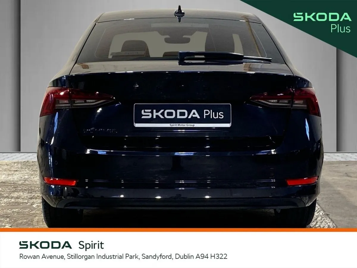 Skoda Octavia Saloon, Diesel, 2023, Black