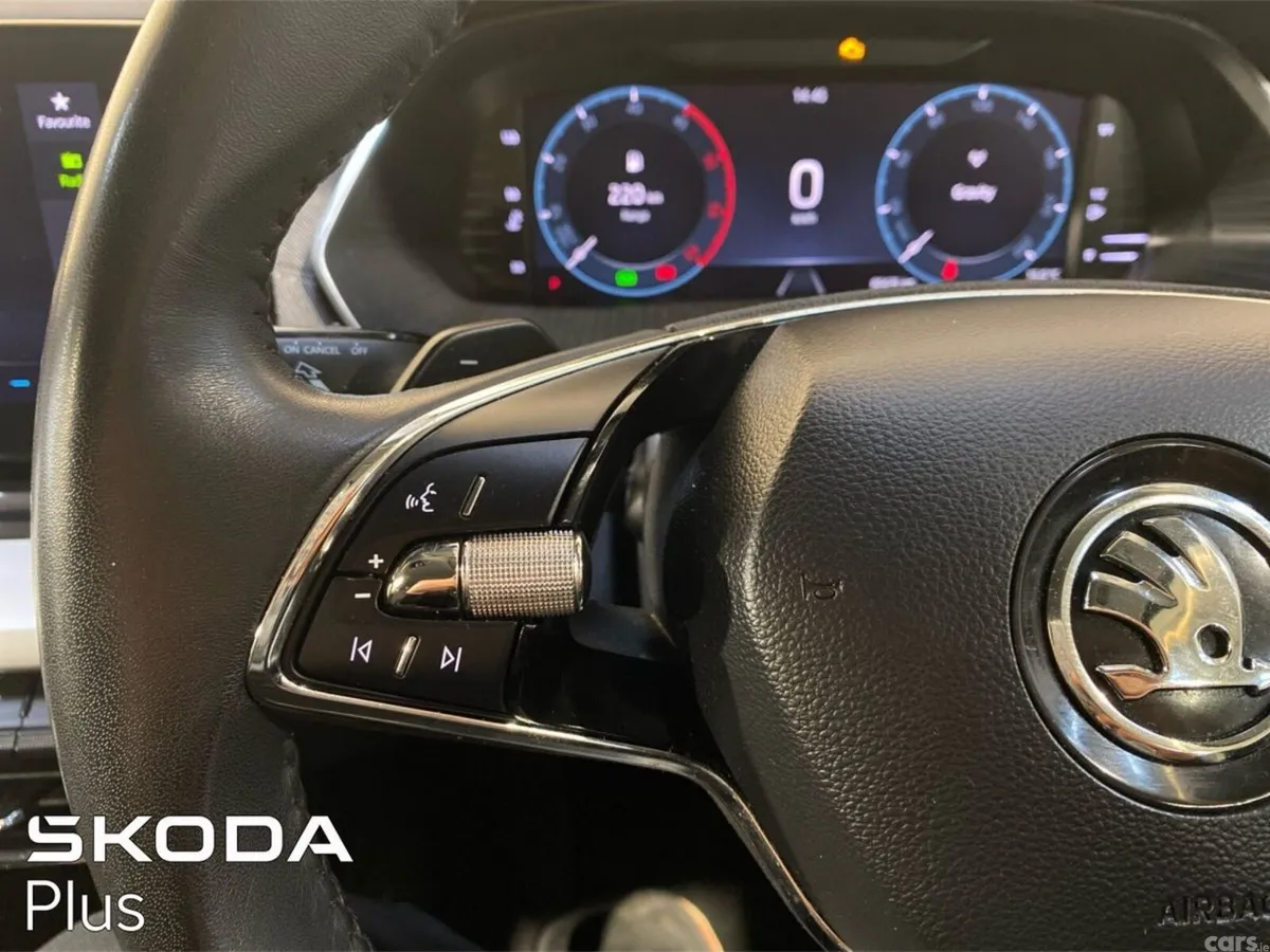 Skoda Octavia Saloon, Diesel, 2023, Black