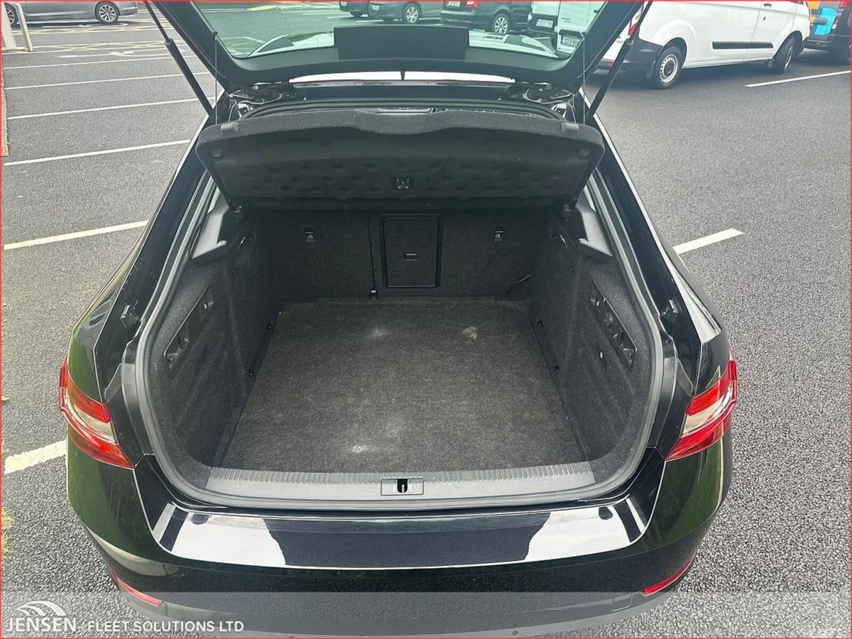 Skoda Superb Saloon, Diesel, 2023, Black