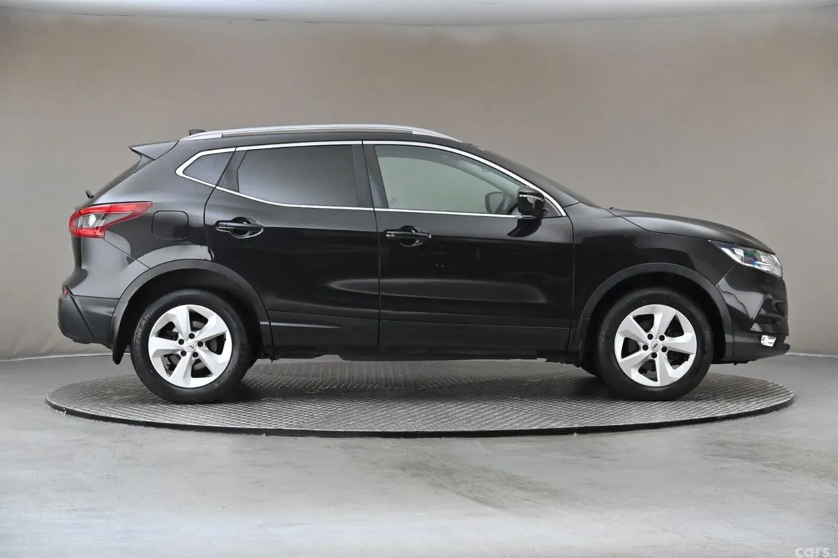 Nissan Qashqai SUV, Petrol, 2019, Black