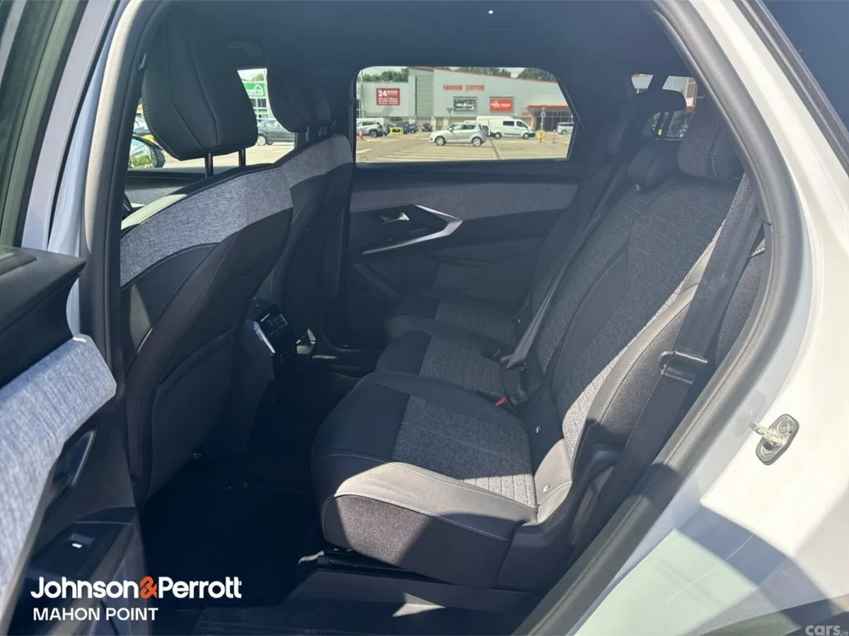 Peugeot 5008 MPV, Petrol, 2026, White