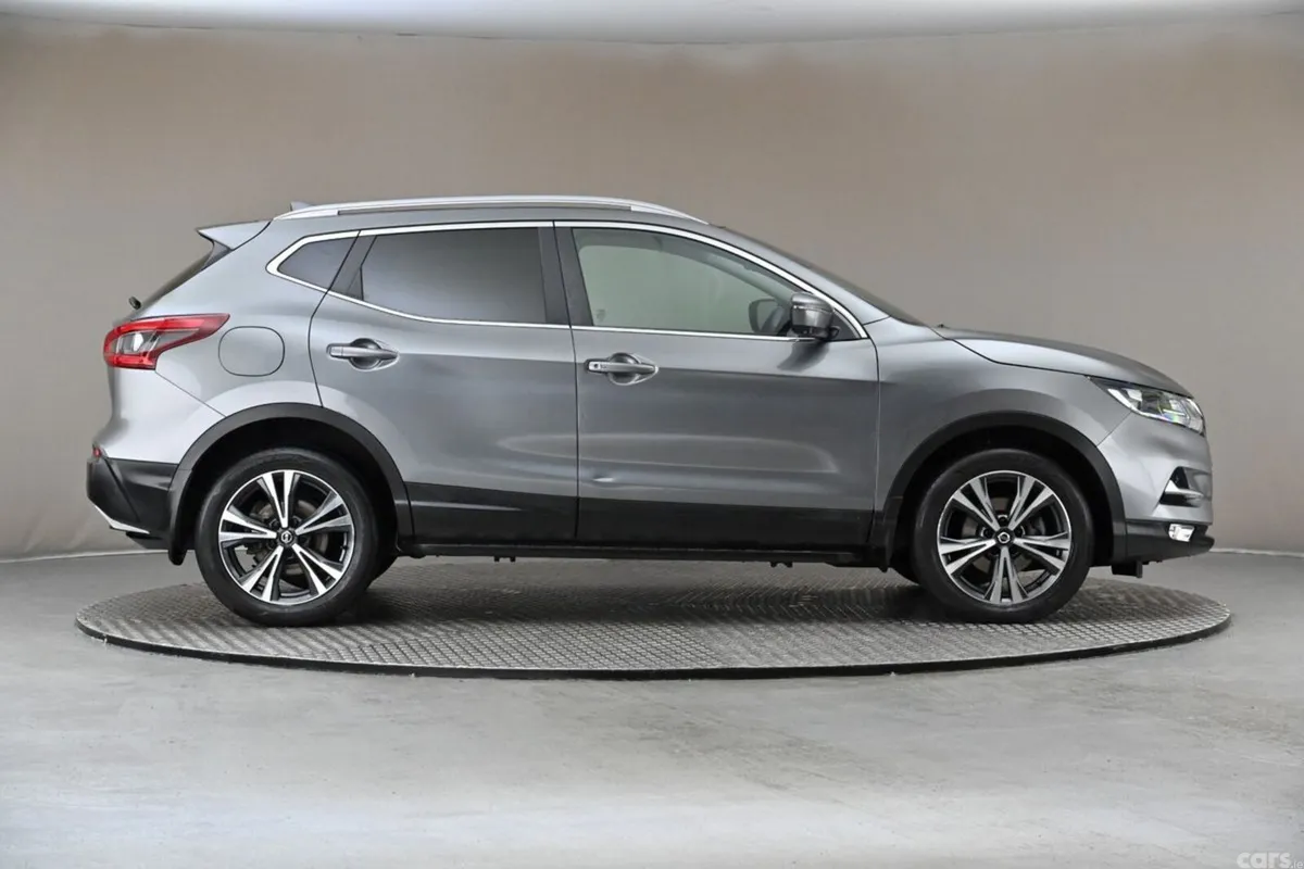 Nissan Qashqai SUV, Diesel, 2019, Grey