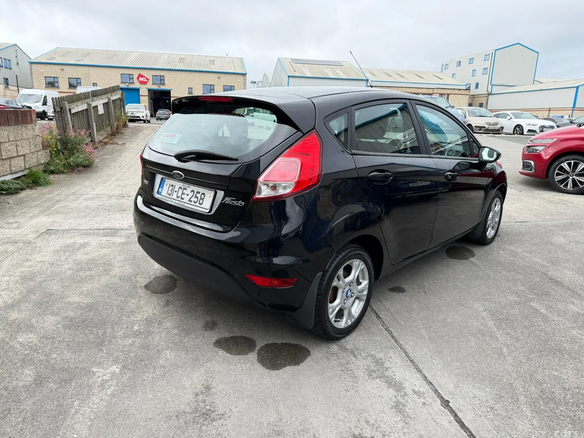 Ford Fiesta Hatchback, Petrol, 2013, Black