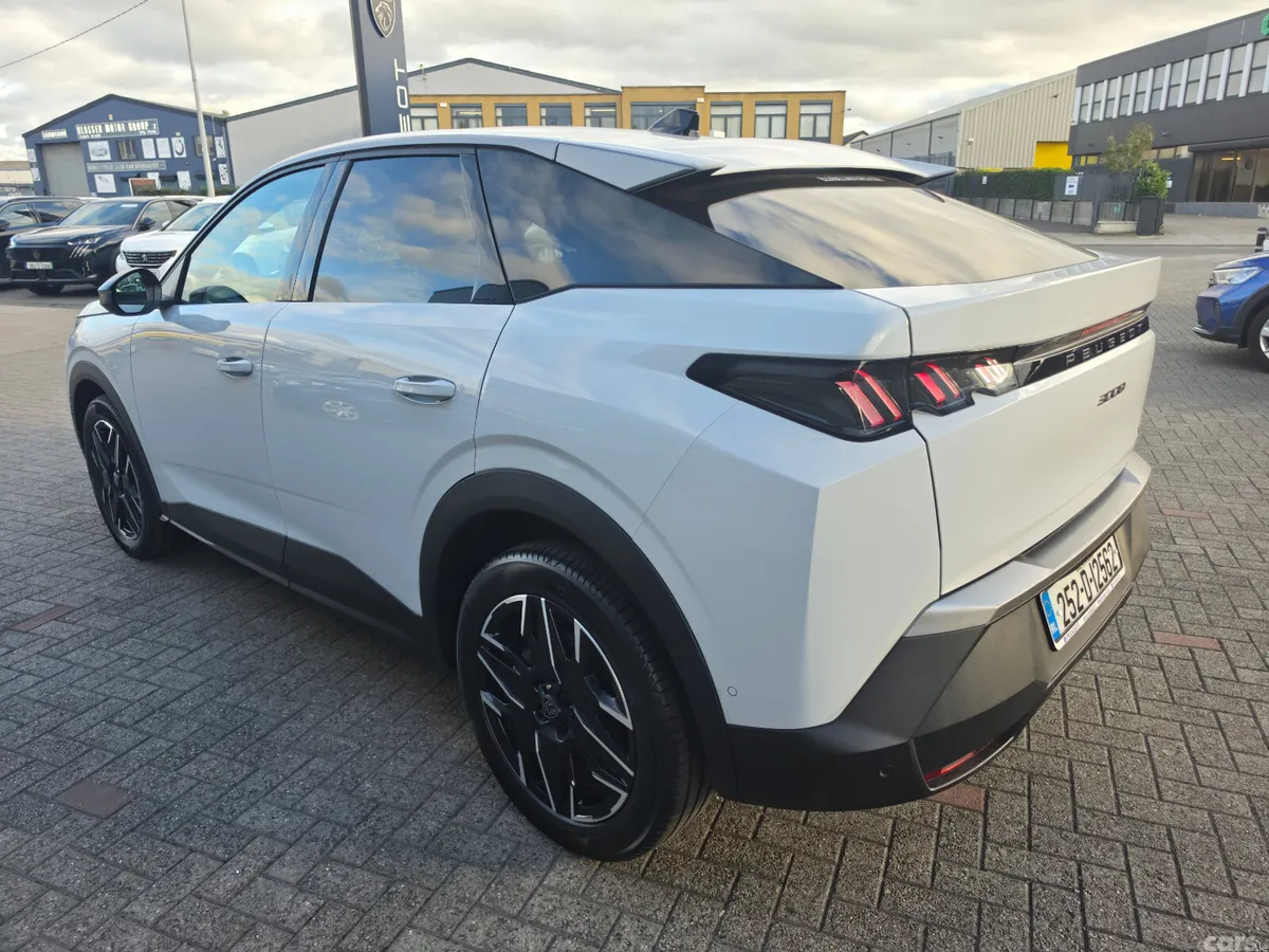 Peugeot 3008 MPV, Petrol, 2025, White