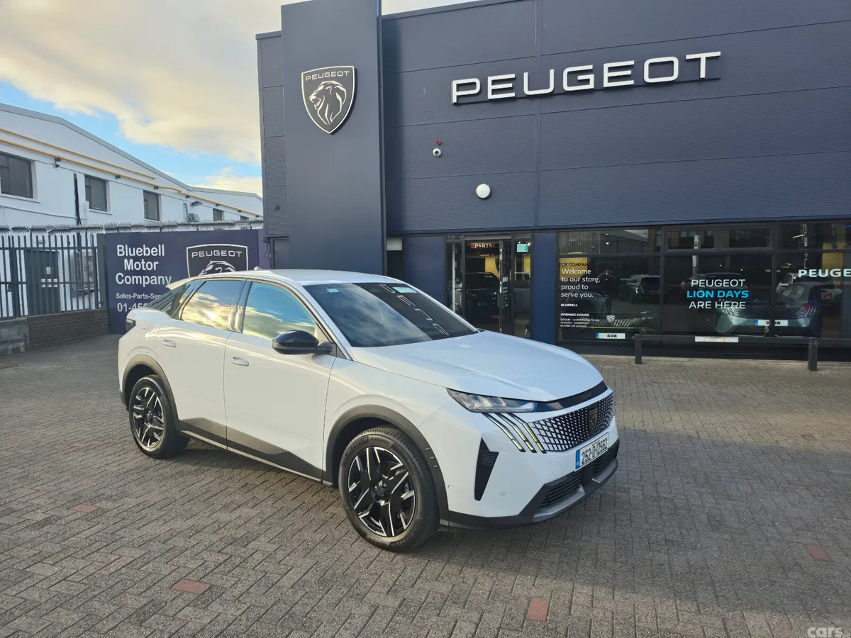 Peugeot 3008 MPV, Petrol, 2025, White