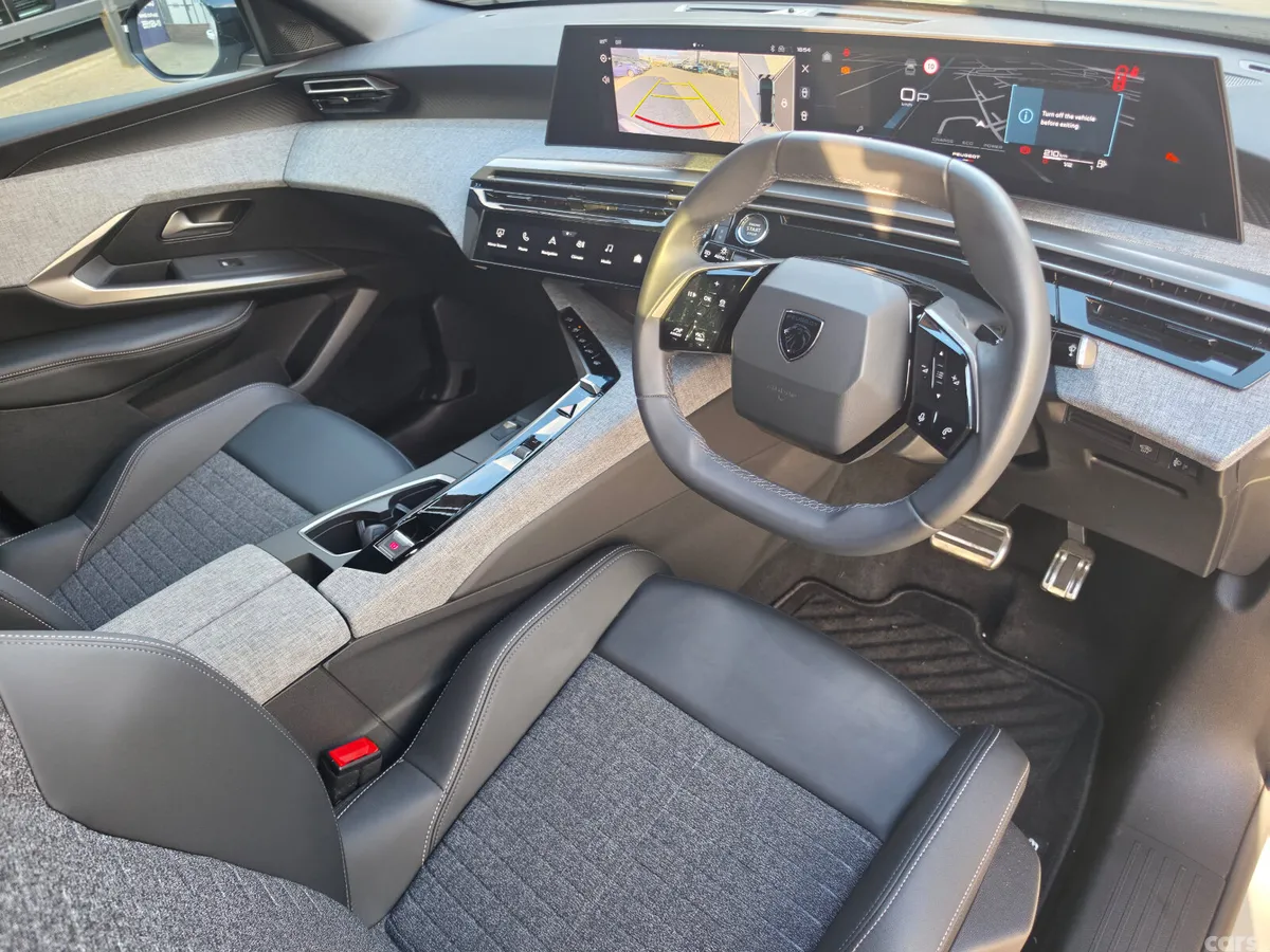 Peugeot 3008 MPV, Petrol, 2025, White