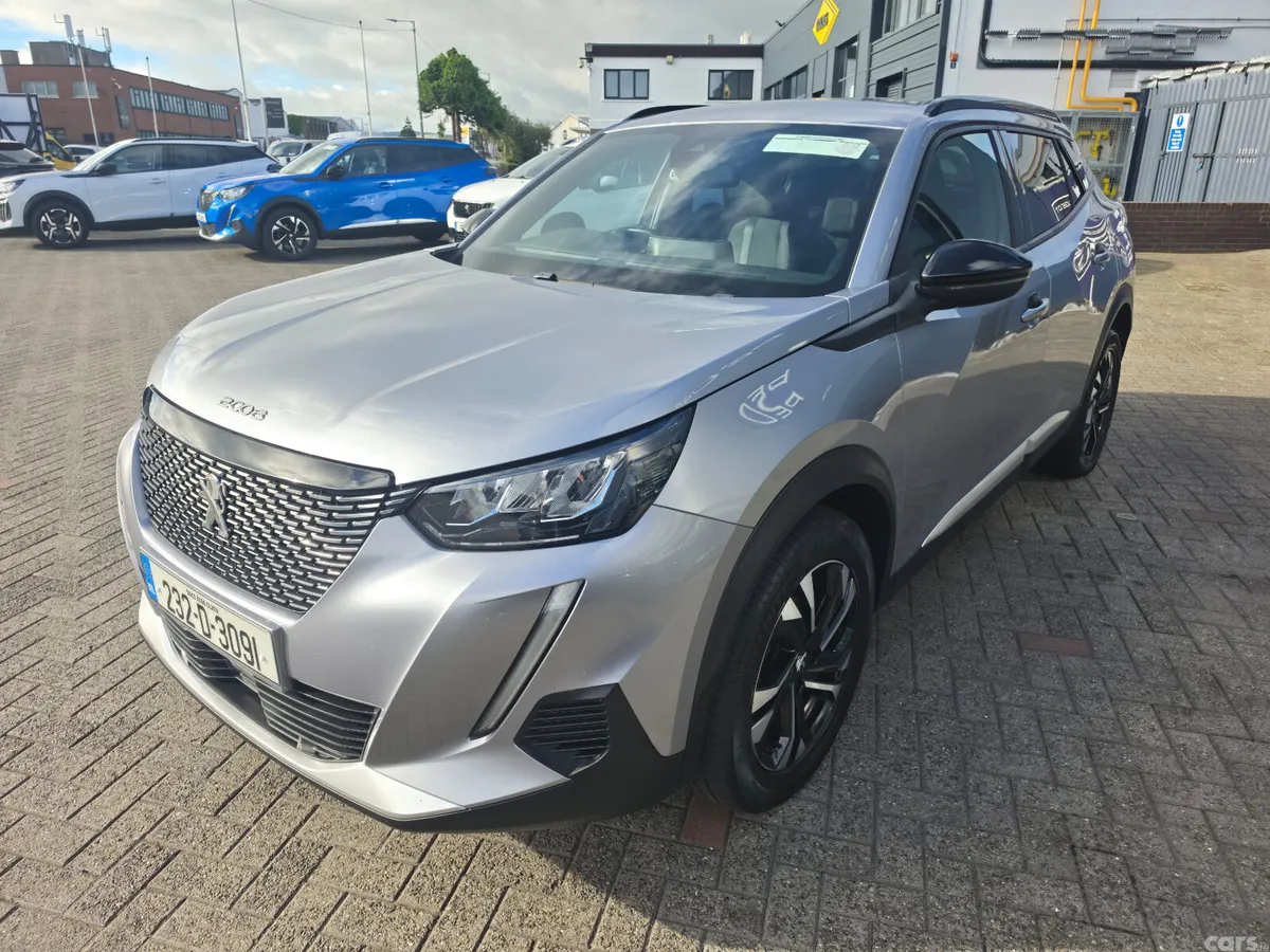 Peugeot 2008 MPV, Petrol, 2023, Grey
