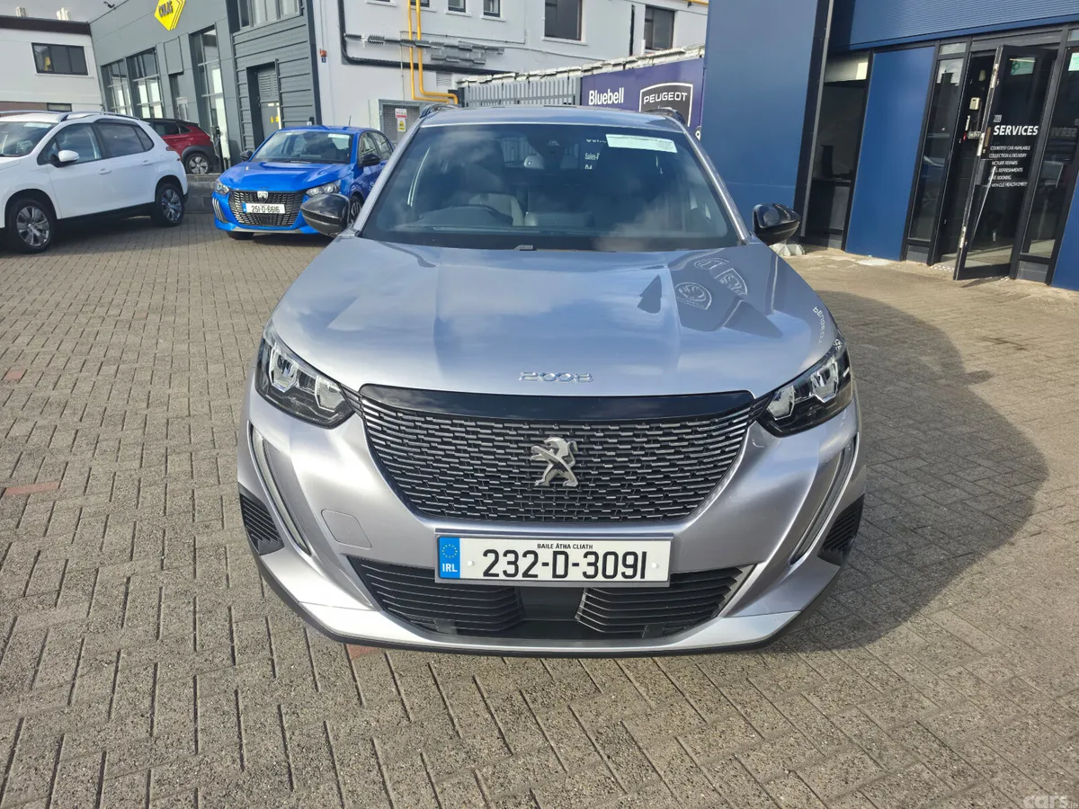 Peugeot 2008 MPV, Petrol, 2023, Grey