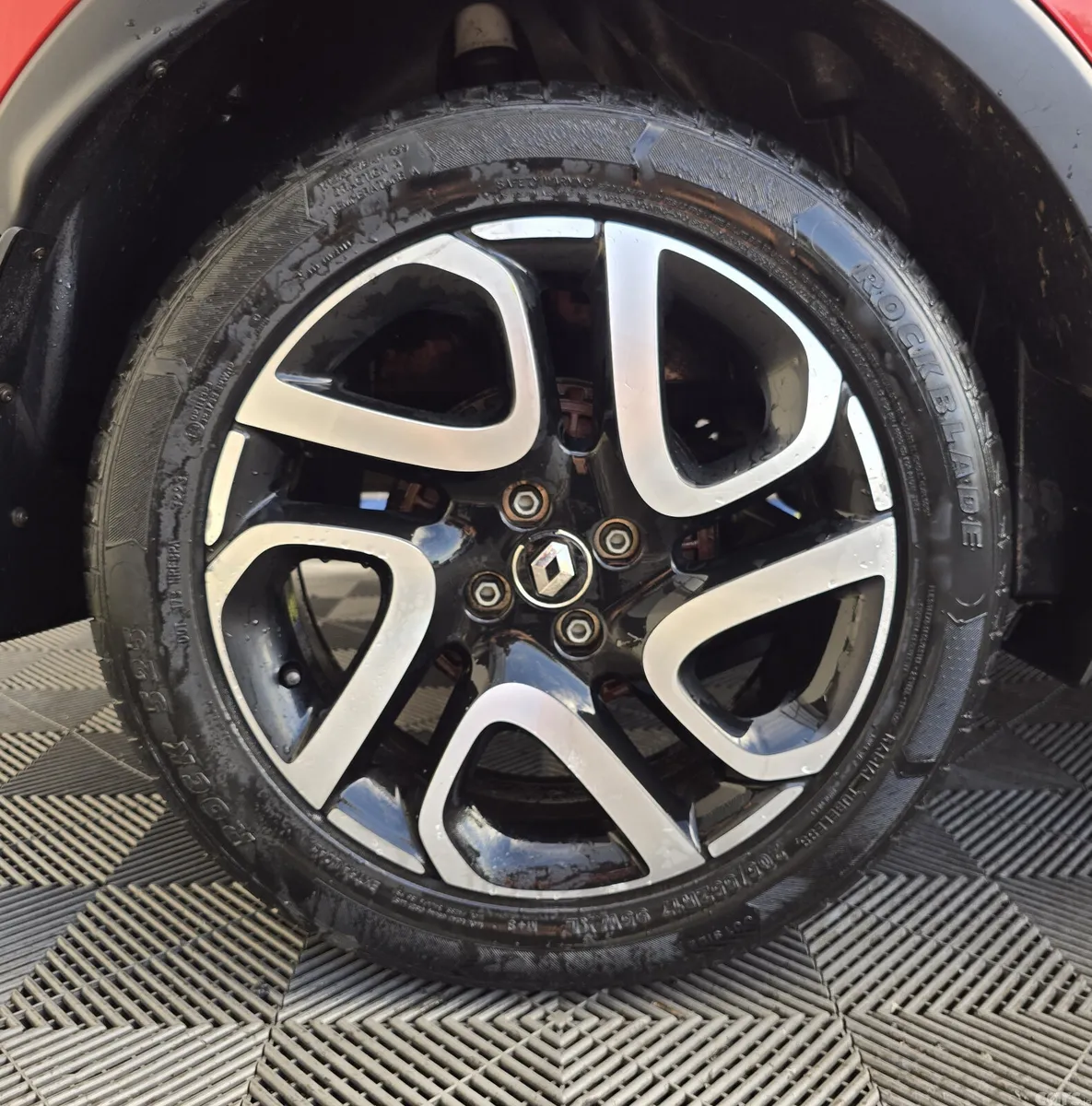 Renault Captur Hatchback, Diesel, 2019, Red