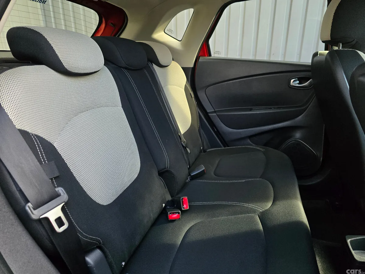 Renault Captur Hatchback, Diesel, 2019, Red