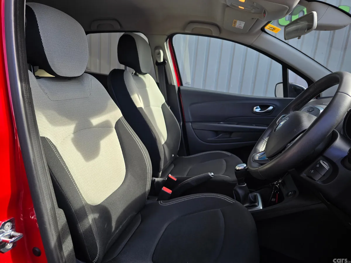 Renault Captur Hatchback, Diesel, 2019, Red