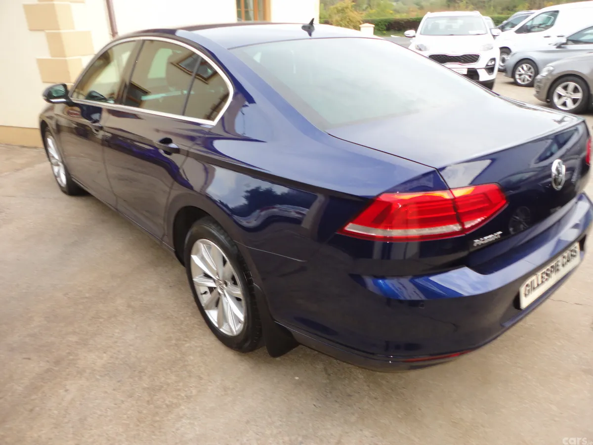 Volkswagen Passat Saloon, Diesel, 2019, Blue