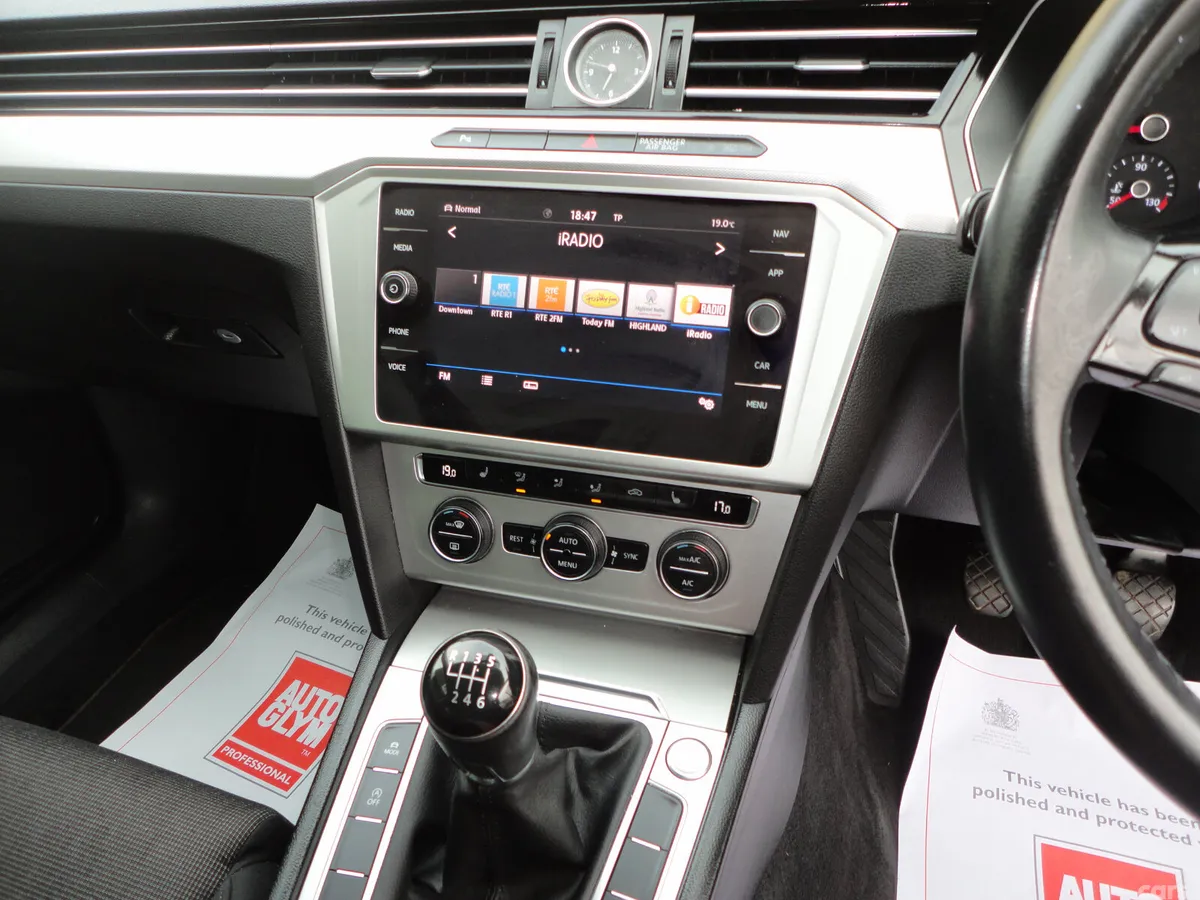 Volkswagen Passat Saloon, Diesel, 2019, Blue