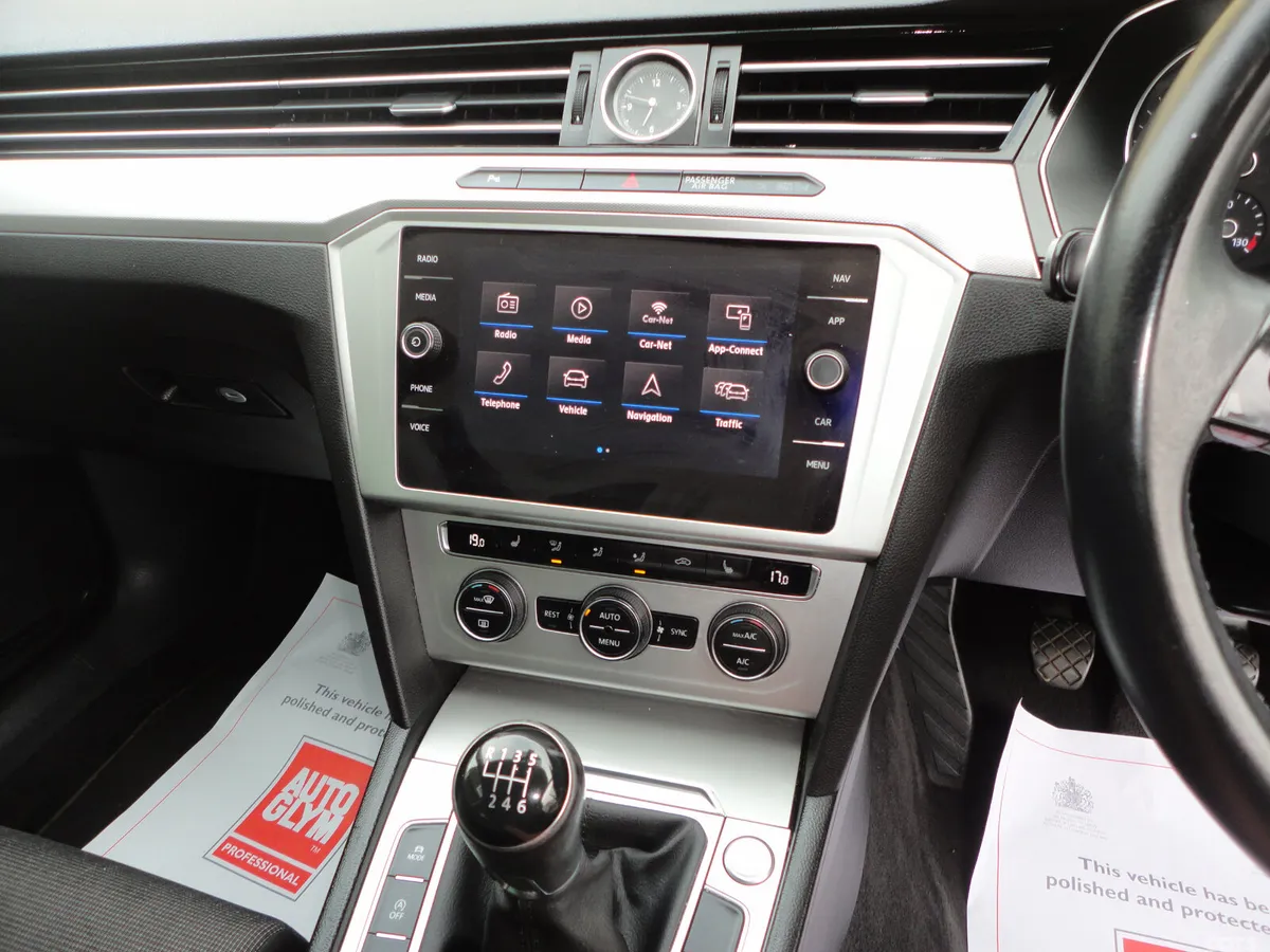 Volkswagen Passat Saloon, Diesel, 2019, Blue