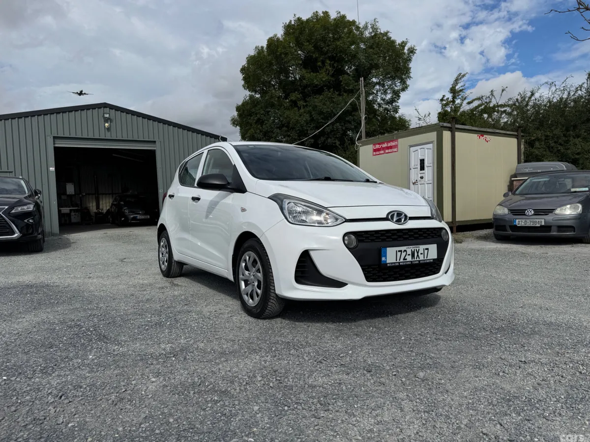 Hyundai i10 Hatchback, Petrol, 2017, White