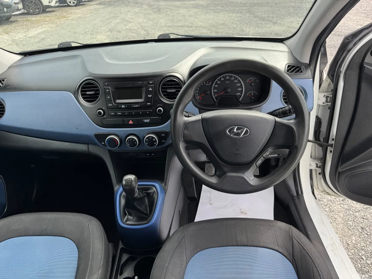 Hyundai i10 Hatchback, Petrol, 2017, White