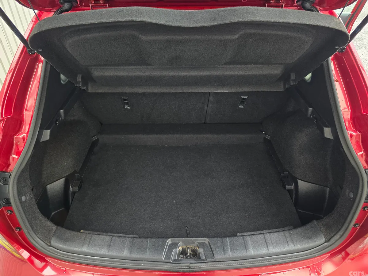Nissan Qashqai MPV, Diesel, 2019, Red