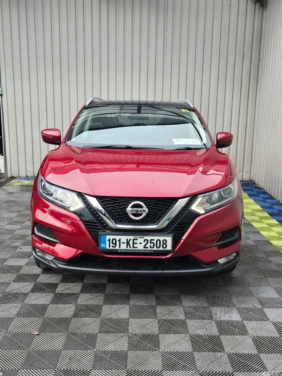 Nissan Qashqai MPV, Diesel, 2019, Red