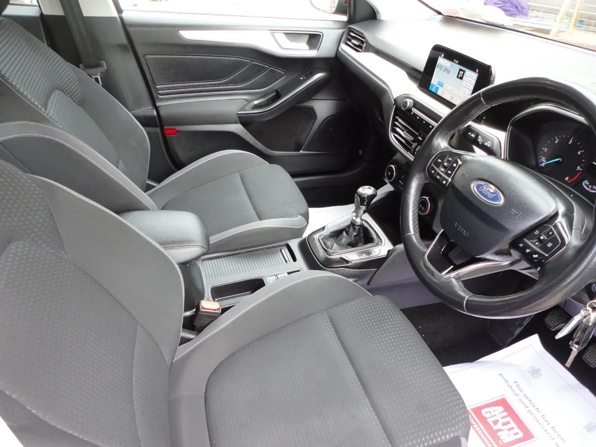 Ford Focus Hatchback, Diesel, 2020, Red