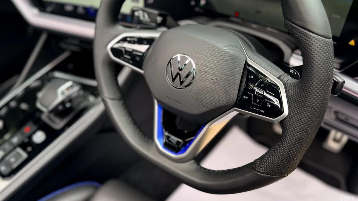 Volkswagen Touareg SUV, Petrol Plug-in Hybrid, 2023, Blue
