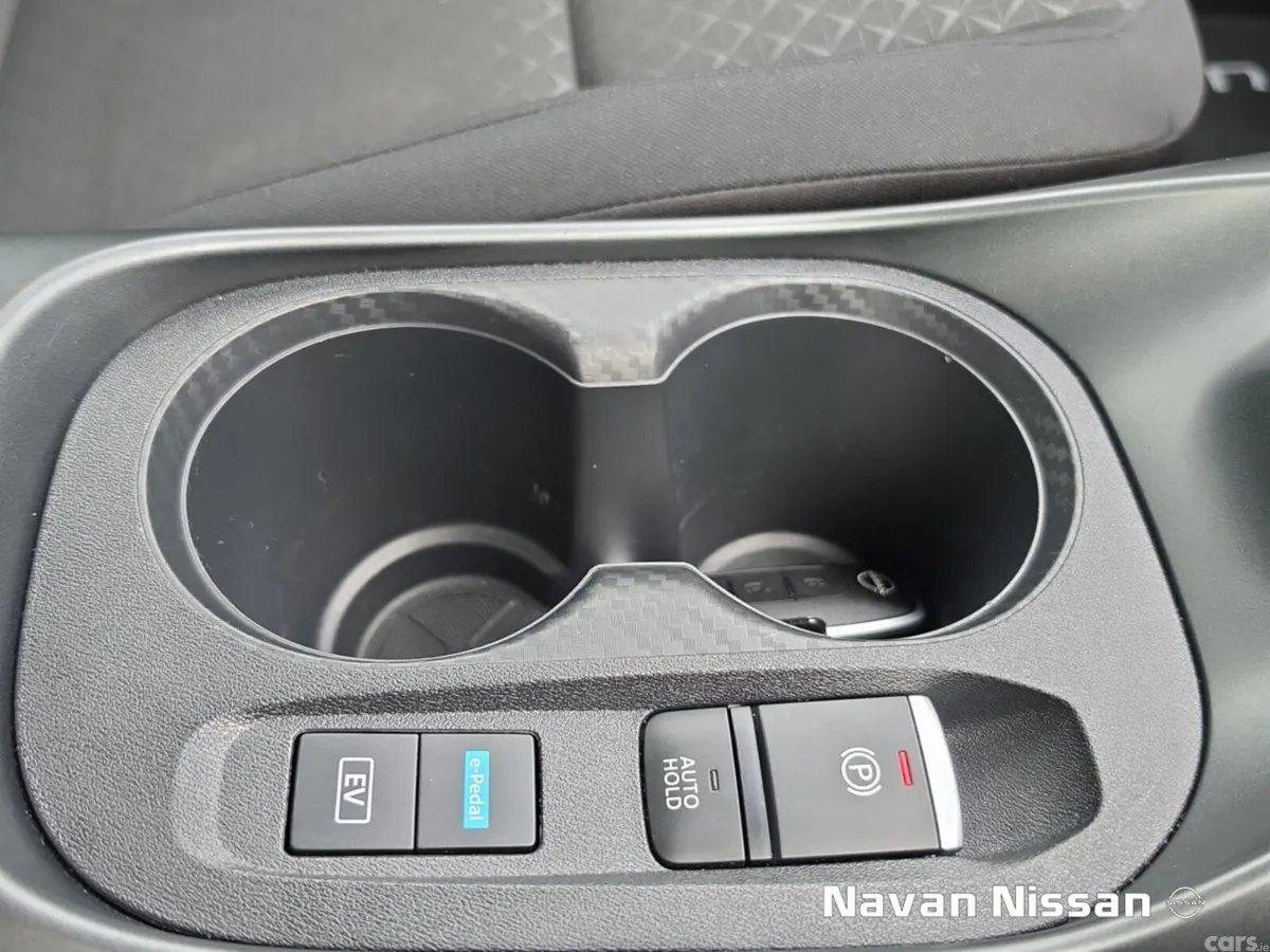 Nissan Juke SUV, Petrol Hybrid, 2026, White
