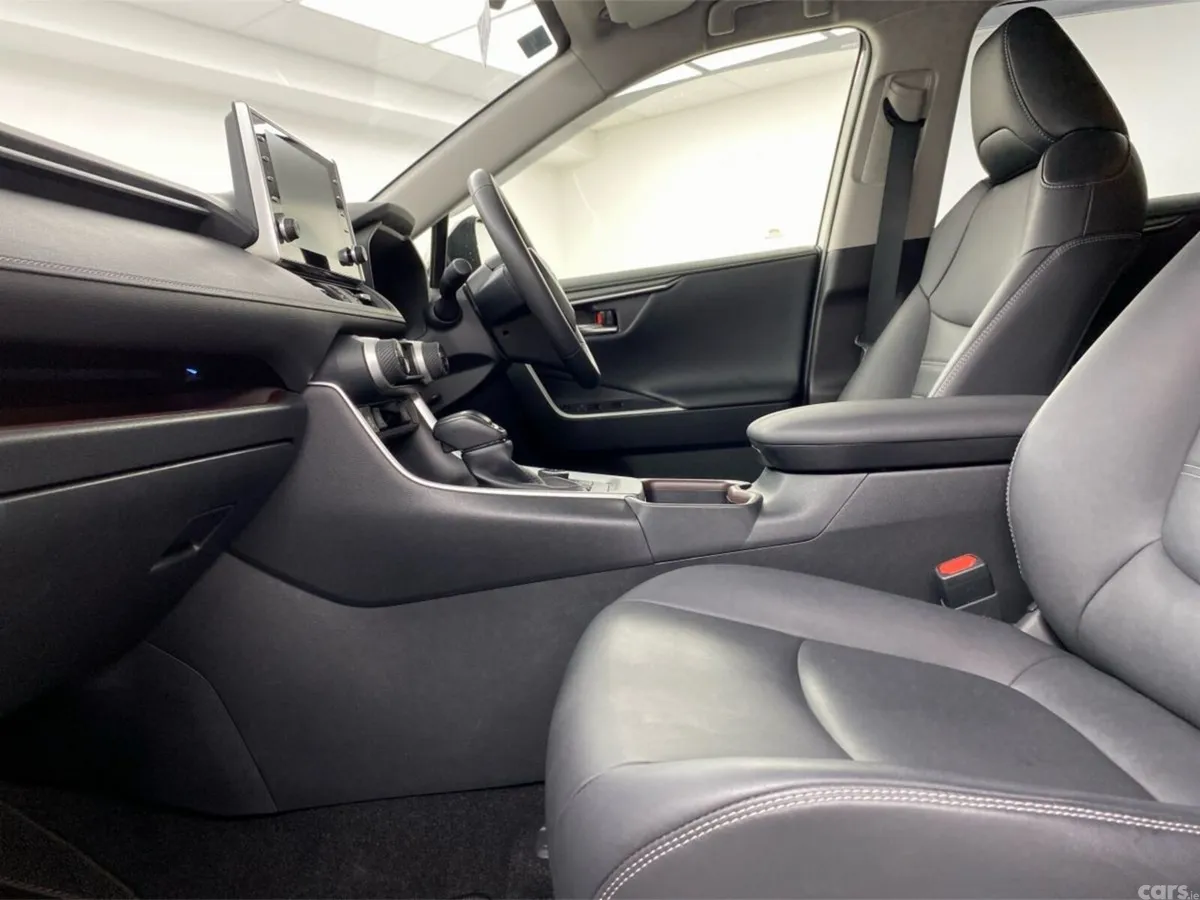 Toyota RAV4 SUV, Petrol Hybrid, 2021, White