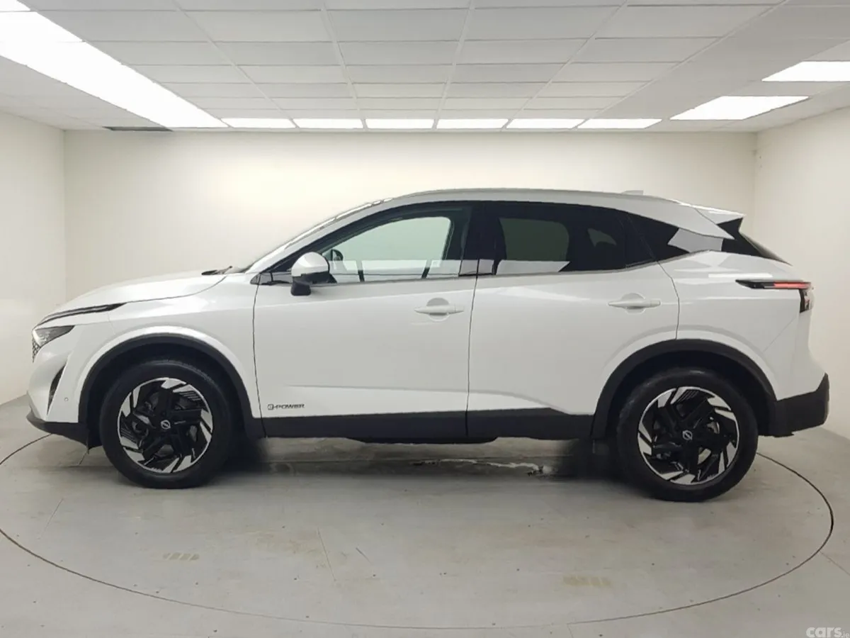 Nissan Qashqai MPV, Petrol Hybrid, 2026, White