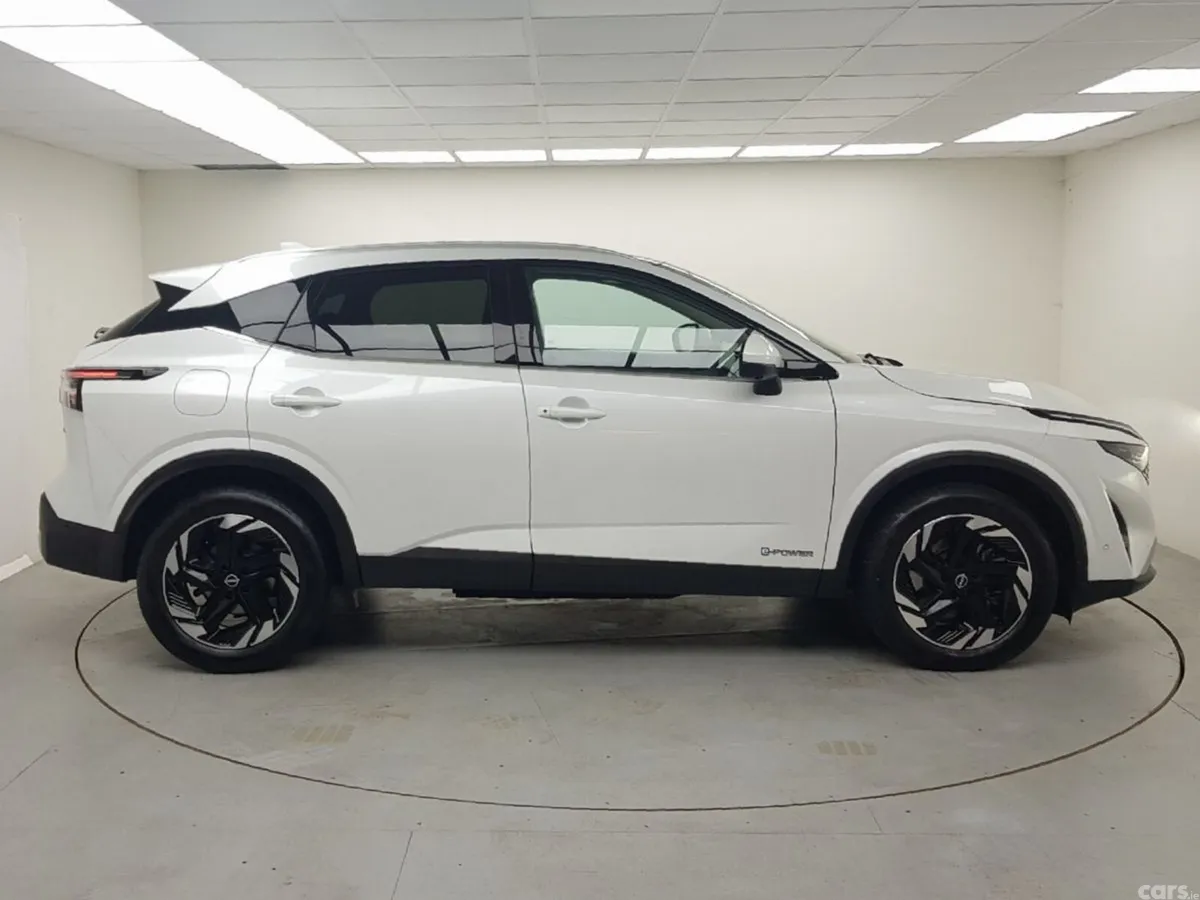 Nissan Qashqai MPV, Petrol Hybrid, 2026, White