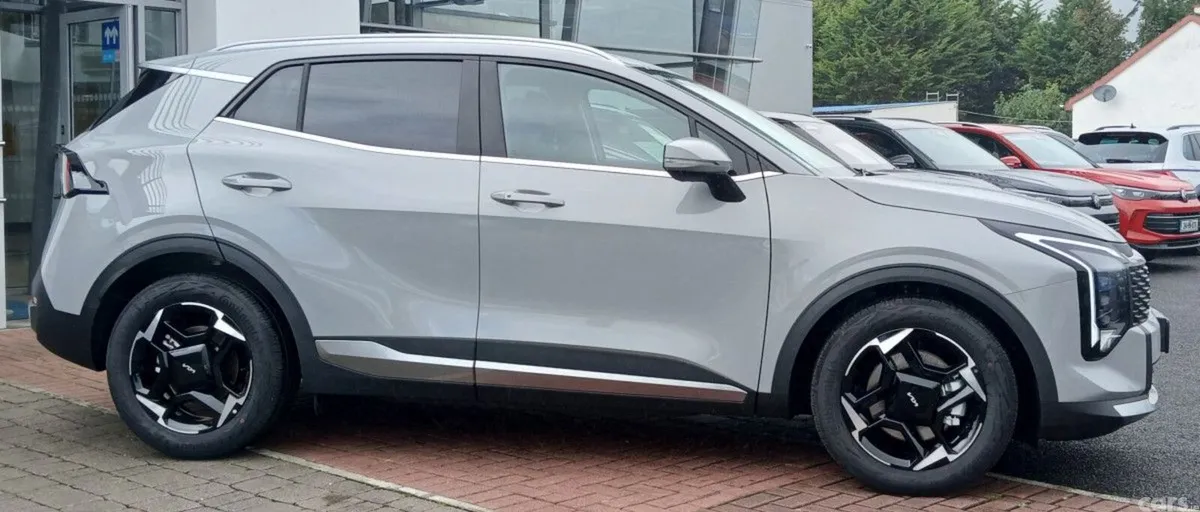 Kia Sportage SUV, Diesel Hybrid, 2026, Grey