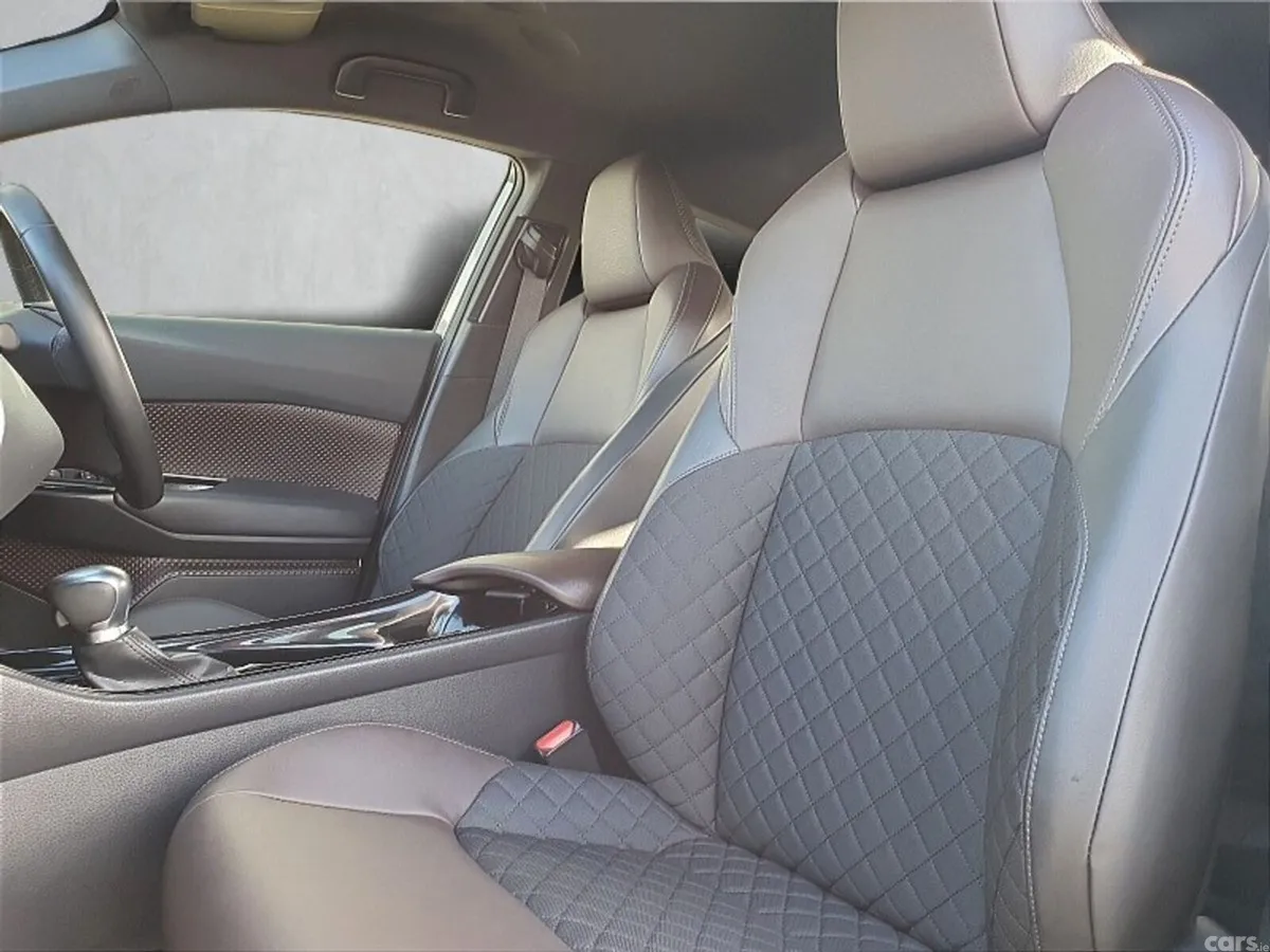 Toyota C-HR SUV, Petrol, 2018, Silver